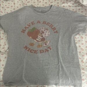 Gray Short Sleeve Tee with Graphic Print and Casual Fit